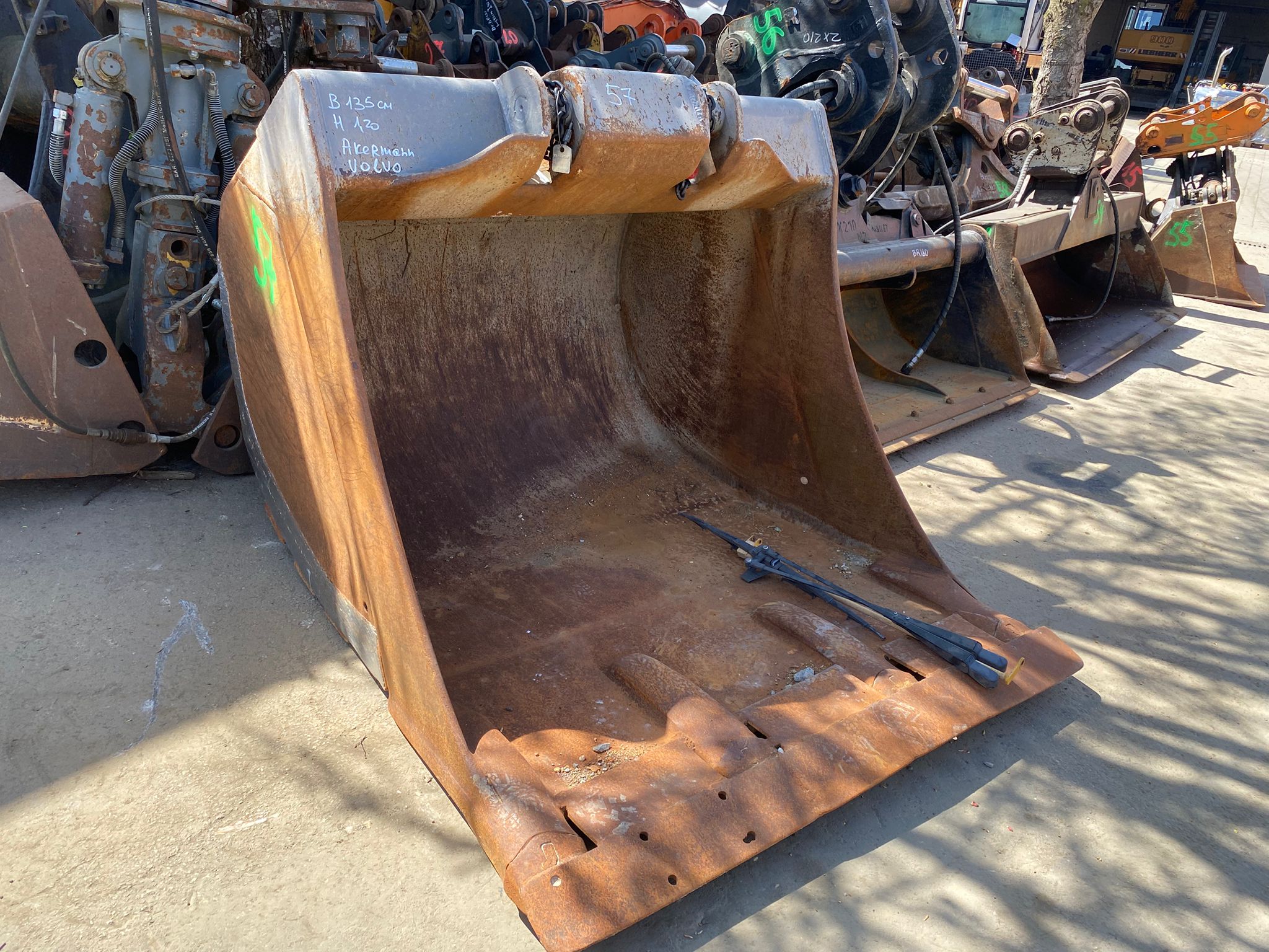 Löffel Breite 135cm NR 57 aus Volvo Akermann EC 300