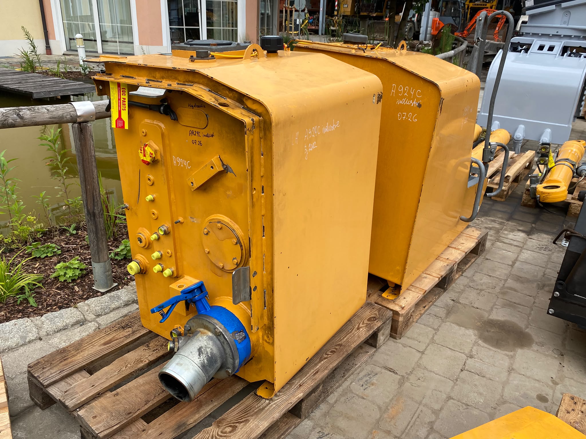 Hydrauliktank, Dieseltank aus Liebherr A924C , Umschlagbagger