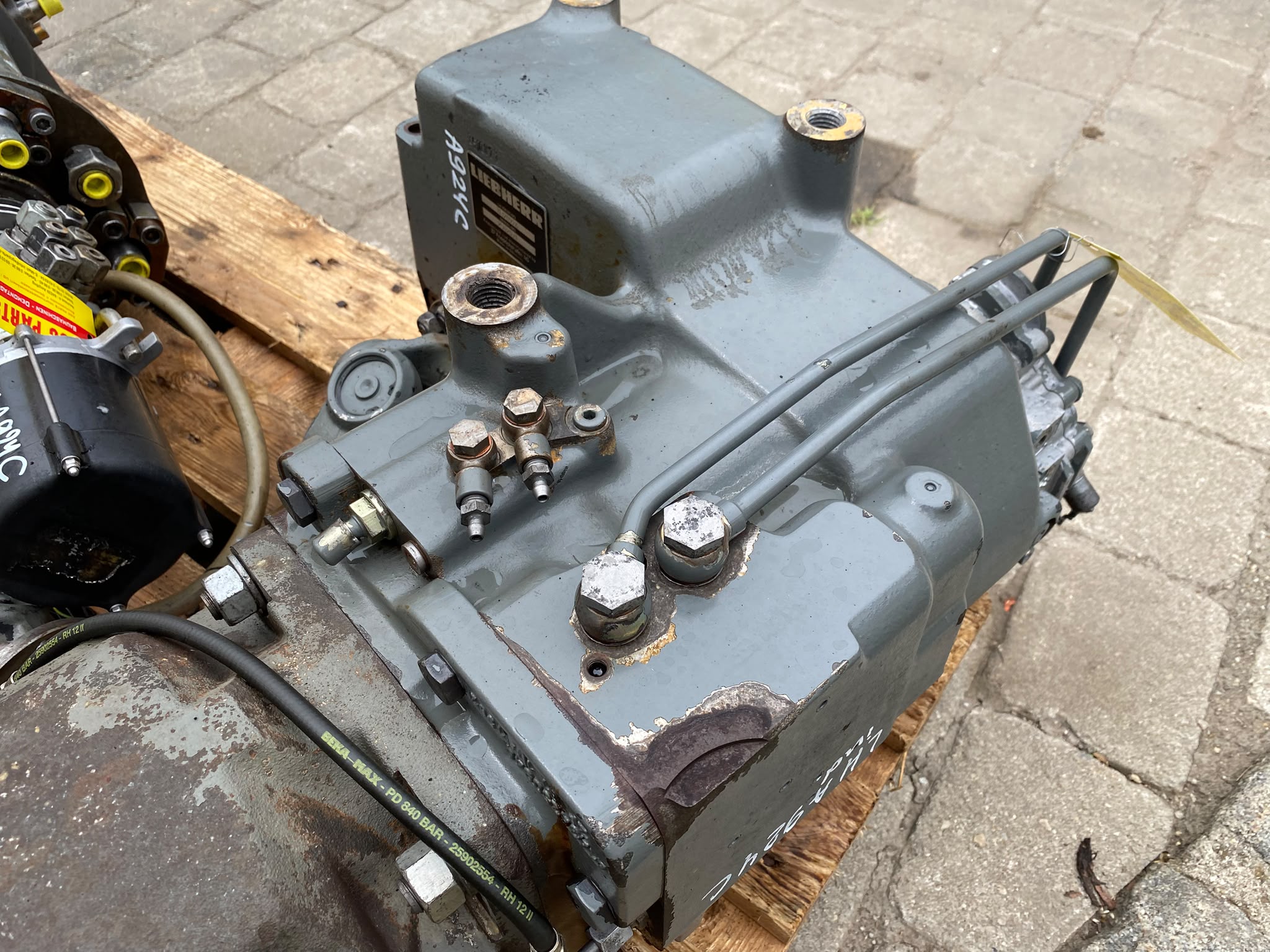 Achsverteilergetriebe aus Liebherr A924C – Bild 2