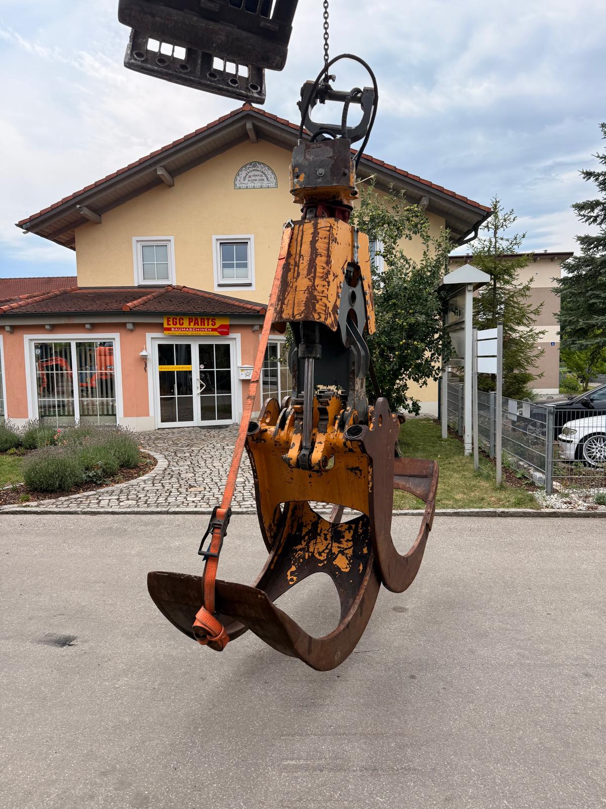 Holzgreifer aus Liebherr A924 C Umschlagbagger – Bild 7