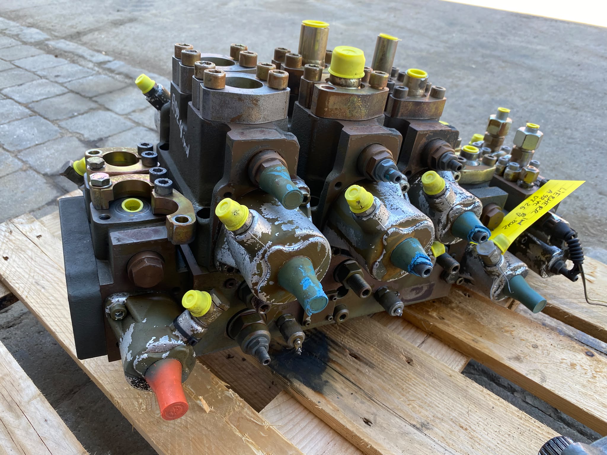 Steuerblock aus Liebherr A924C , Umschlagbagger – Bild 6