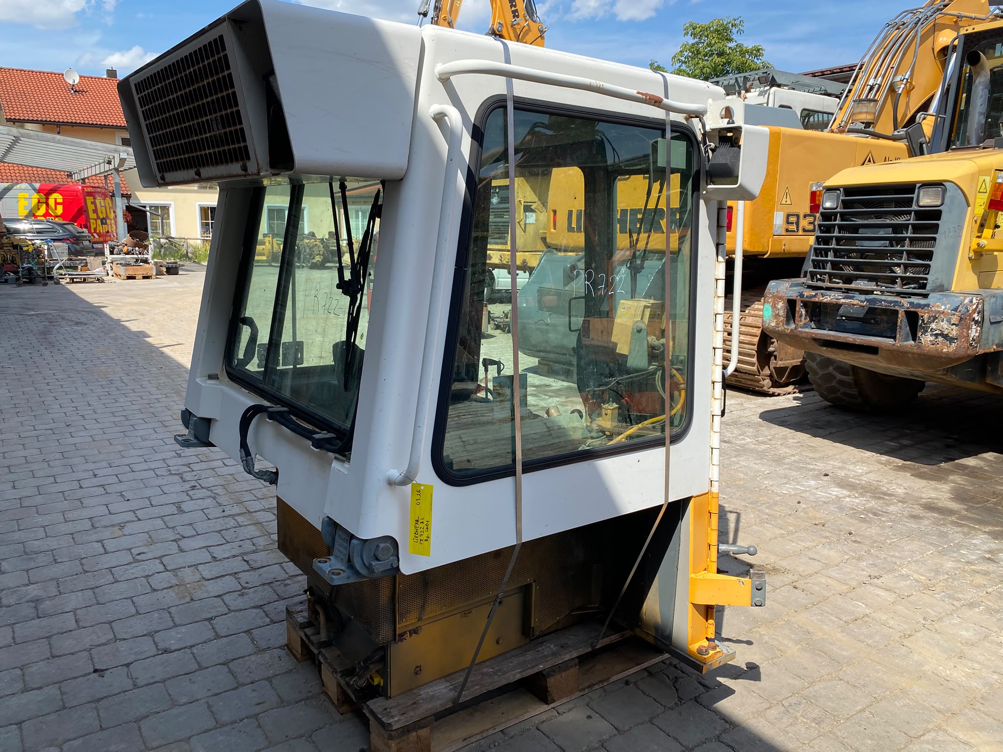 Kabine aus Liebherr PR 722BL – Bild 6