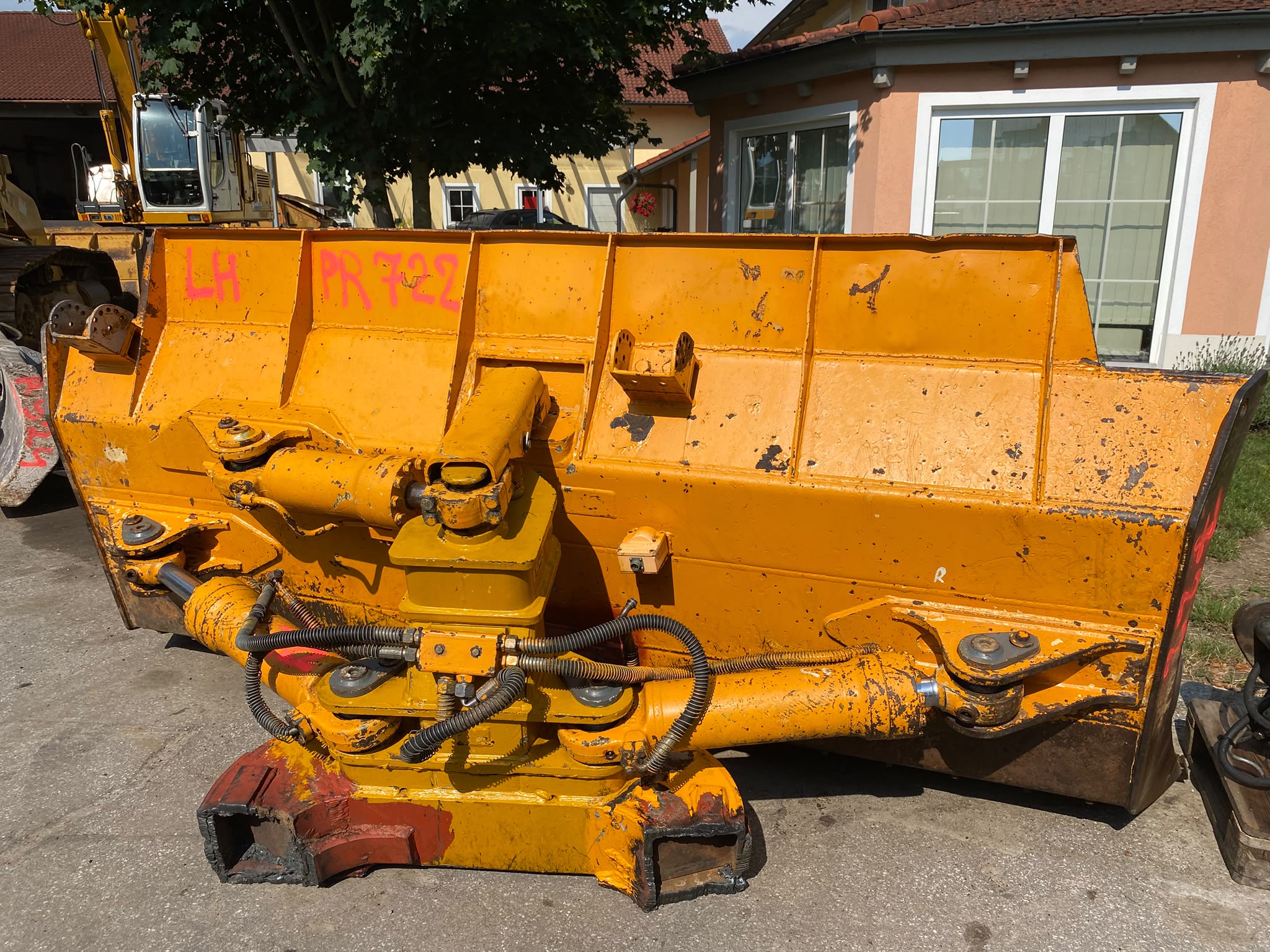 Planierschild aus Liebherr PR 722 – Bild 2