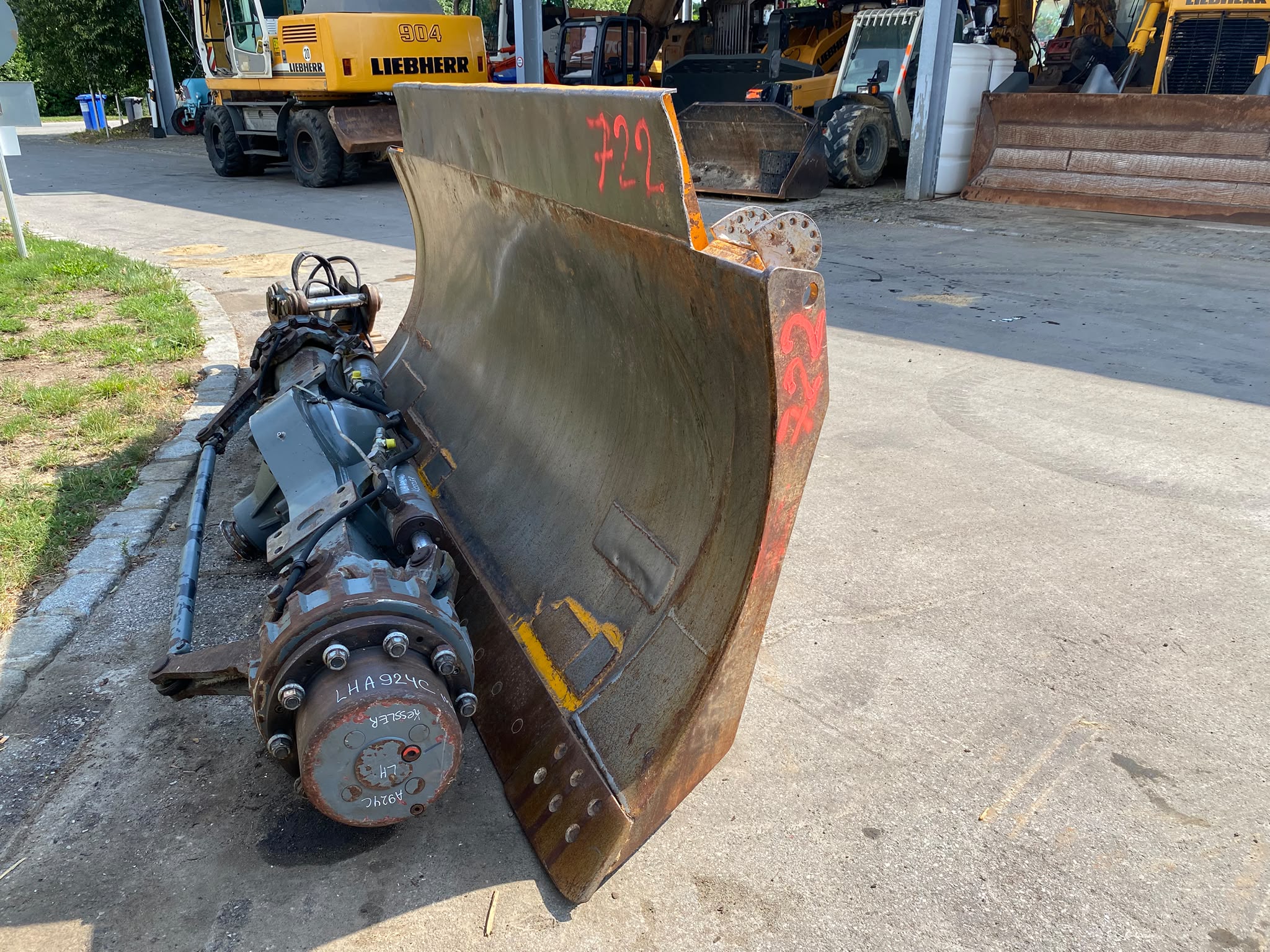 Planierschild aus Liebherr PR 722 – Bild 6