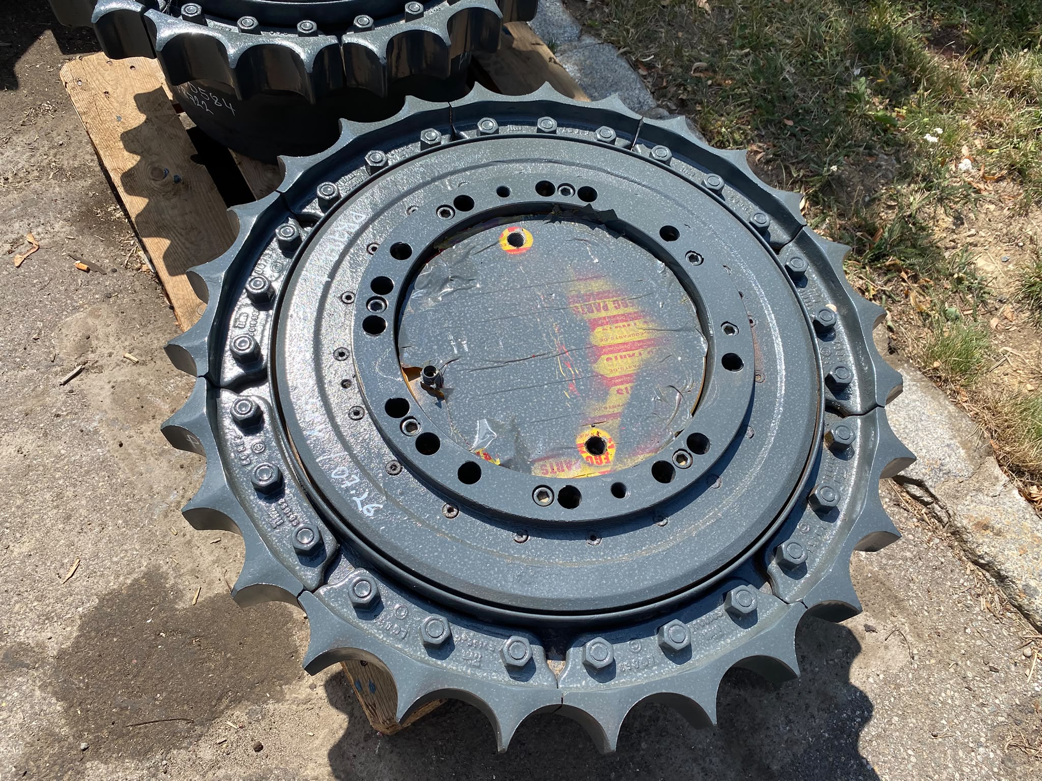 Endantrieb FAT 450D584 aus Liebherr PR 722 – Bild 4