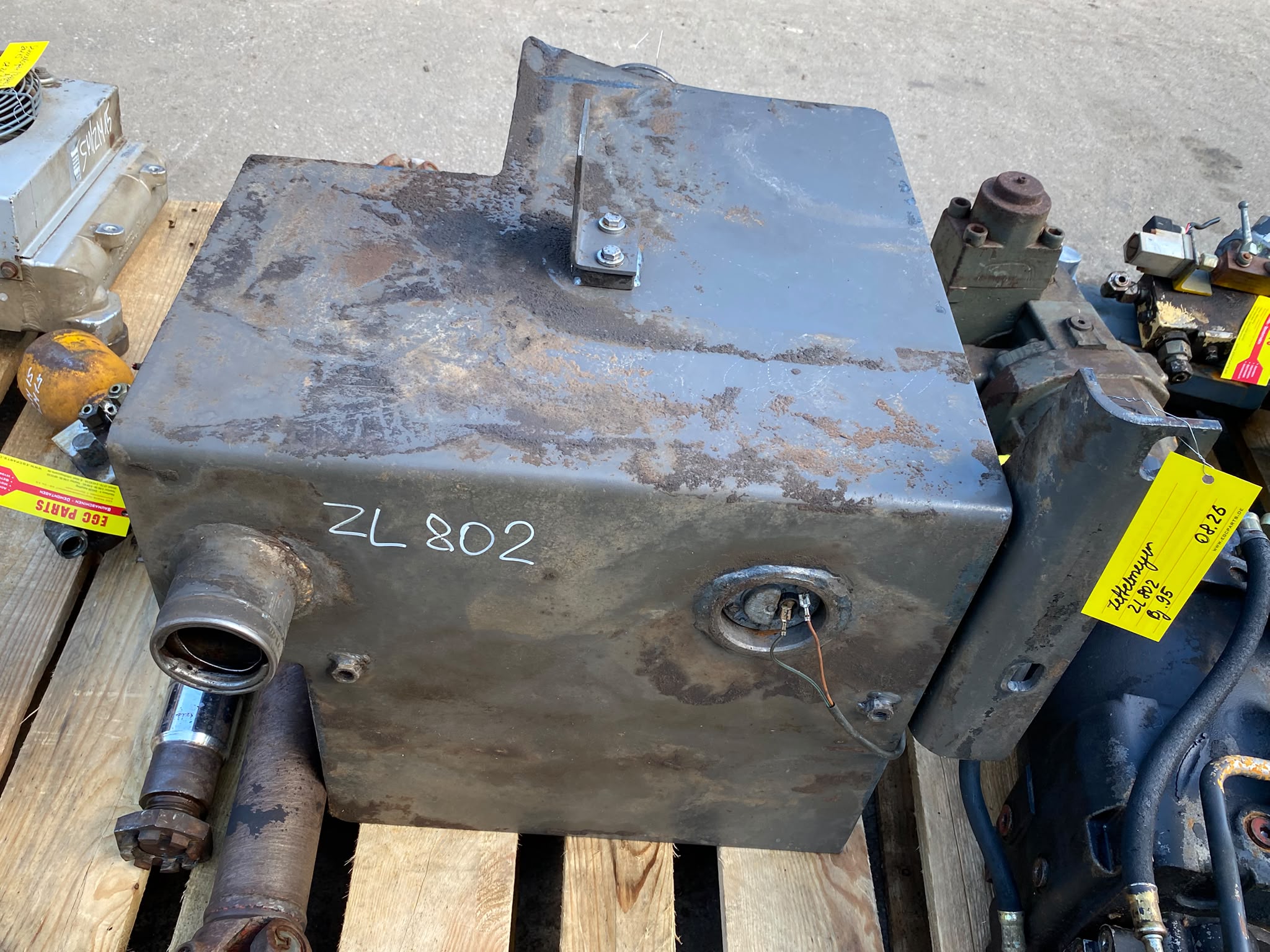Dieseltank, Hydrauliktank aus Zettelmeyer ZL 802 – Bild 7