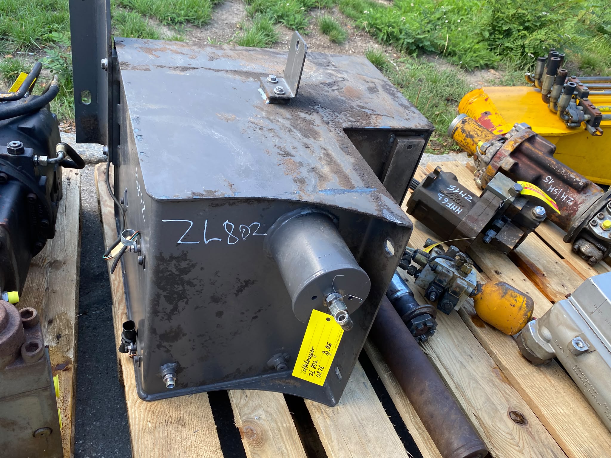 Dieseltank, Hydrauliktank aus Zettelmeyer ZL 802 – Bild 6