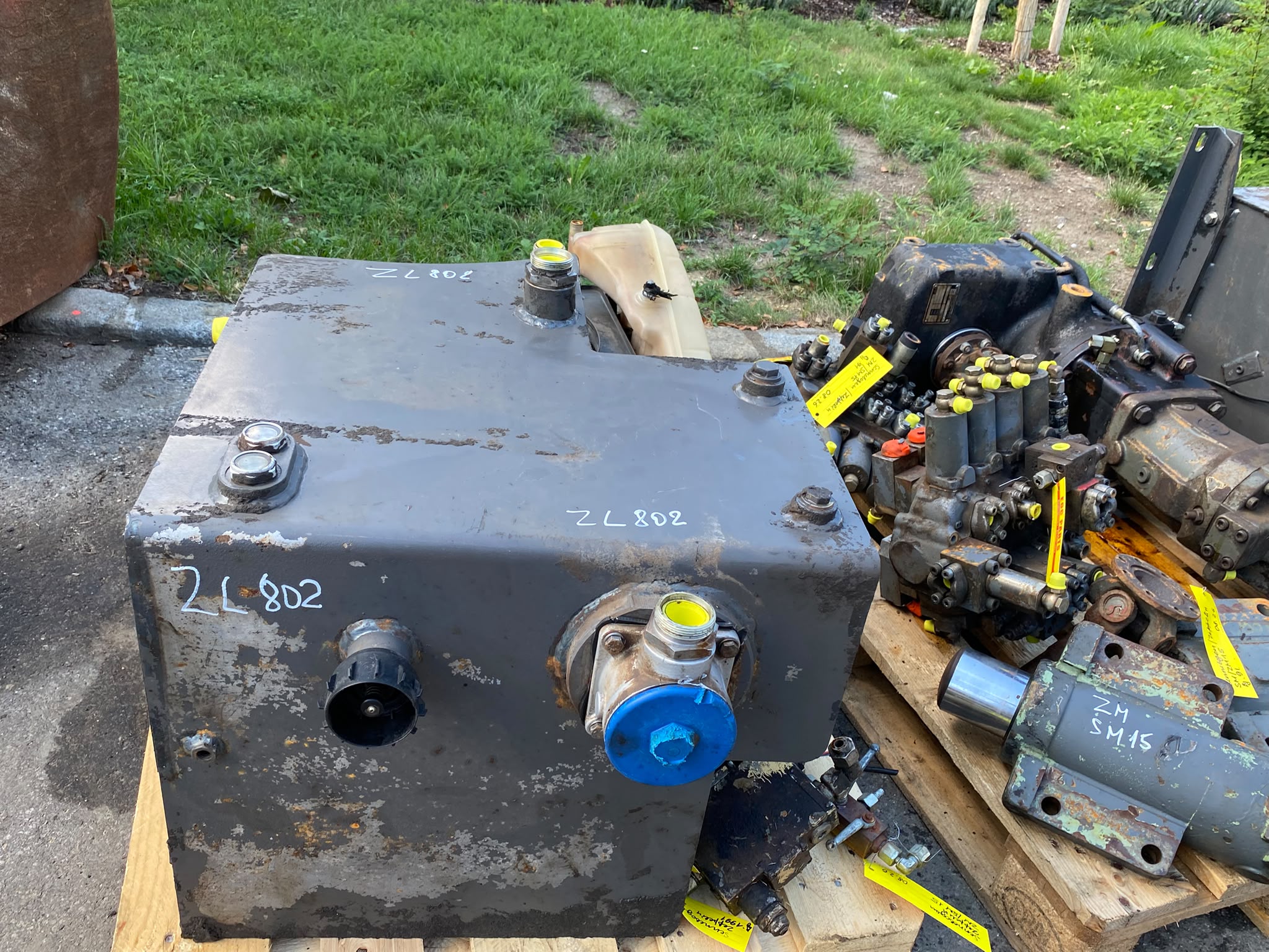 Dieseltank, Hydrauliktank aus Zettelmeyer ZL 802 – Bild 4