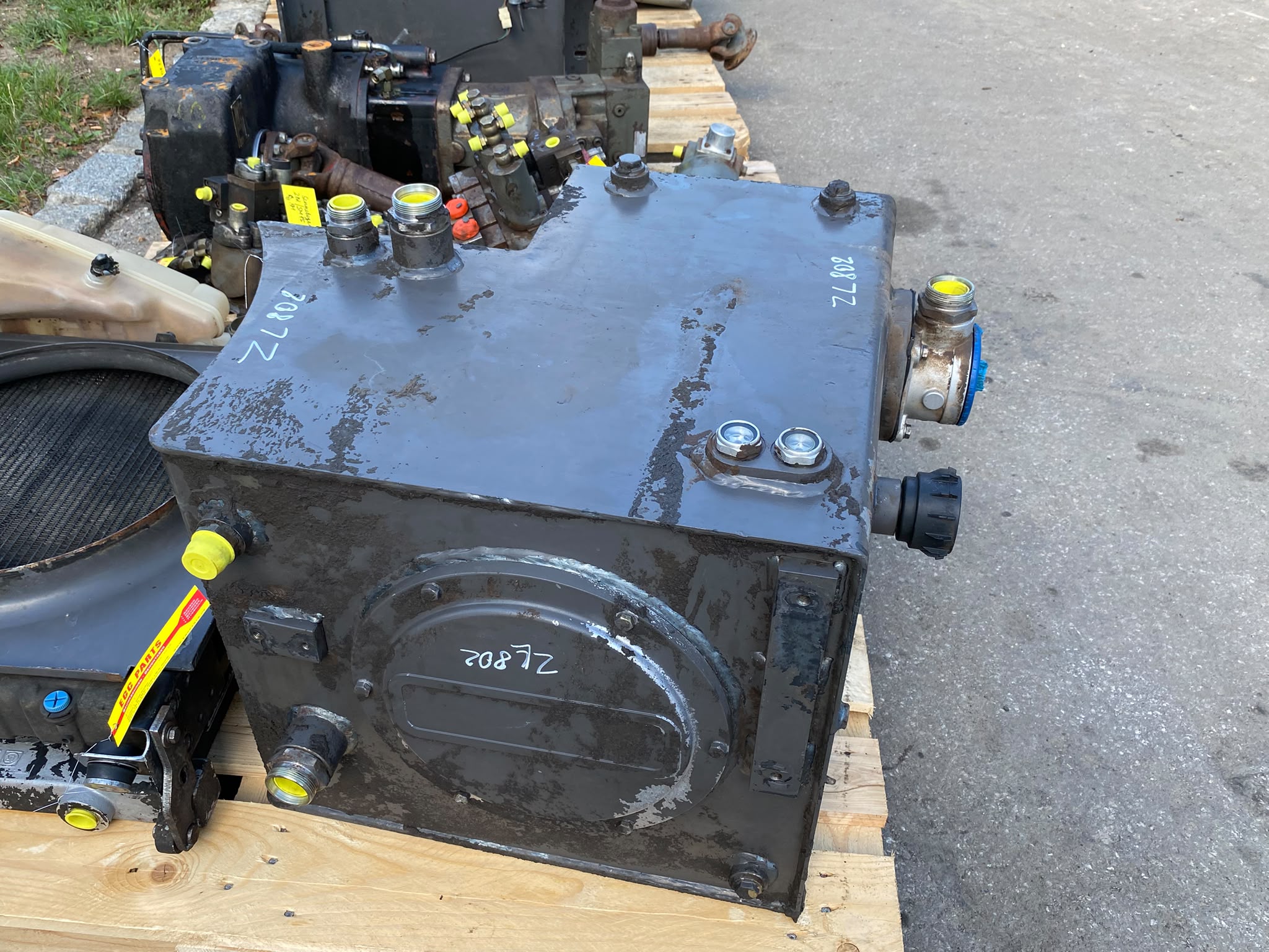 Dieseltank, Hydrauliktank aus Zettelmeyer ZL 802 – Bild 2