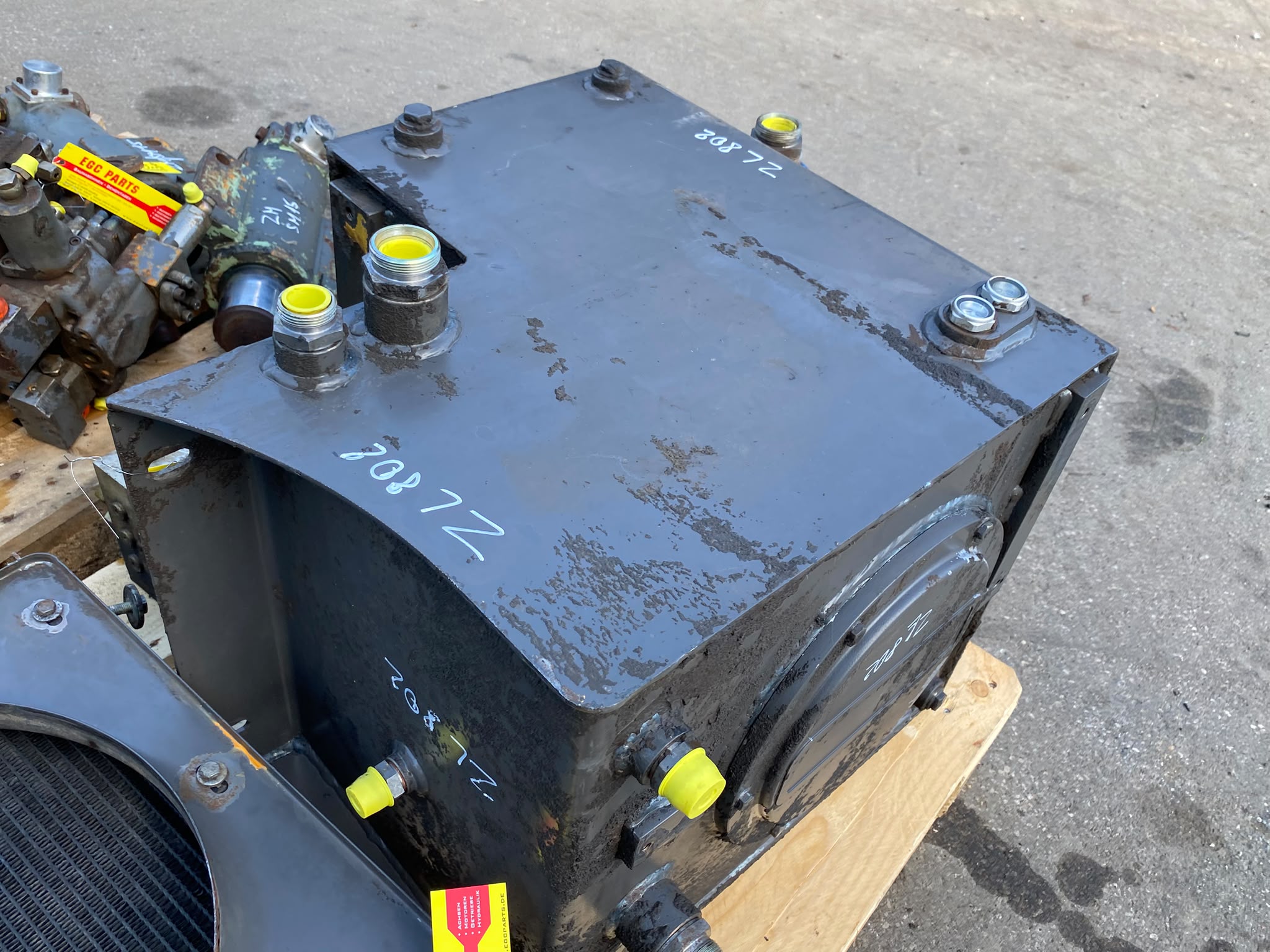 Dieseltank, Hydrauliktank aus Zettelmeyer ZL 802 – Bild 3