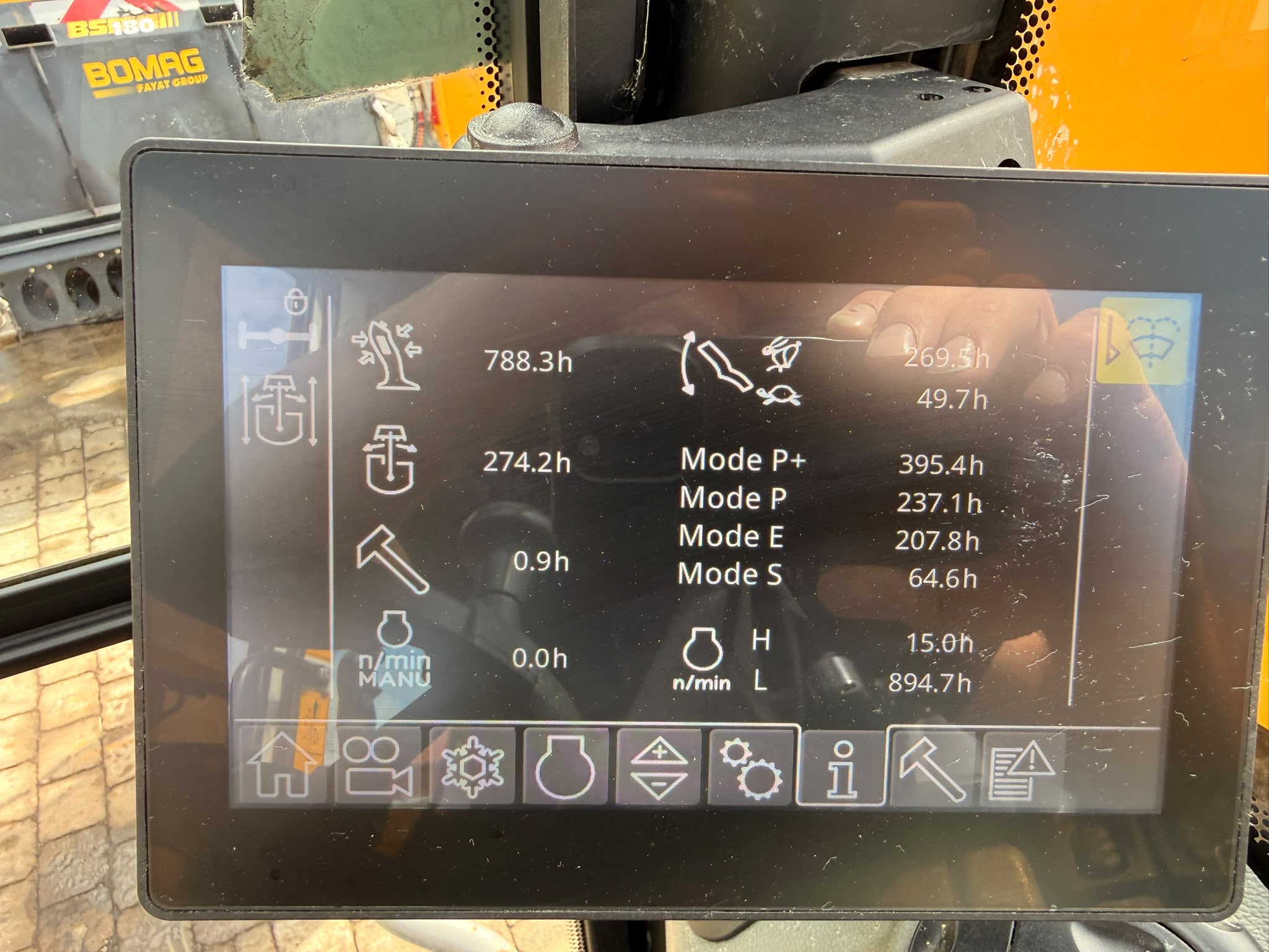 Liebherr A910 compact , Mobilbagger – Bild 3