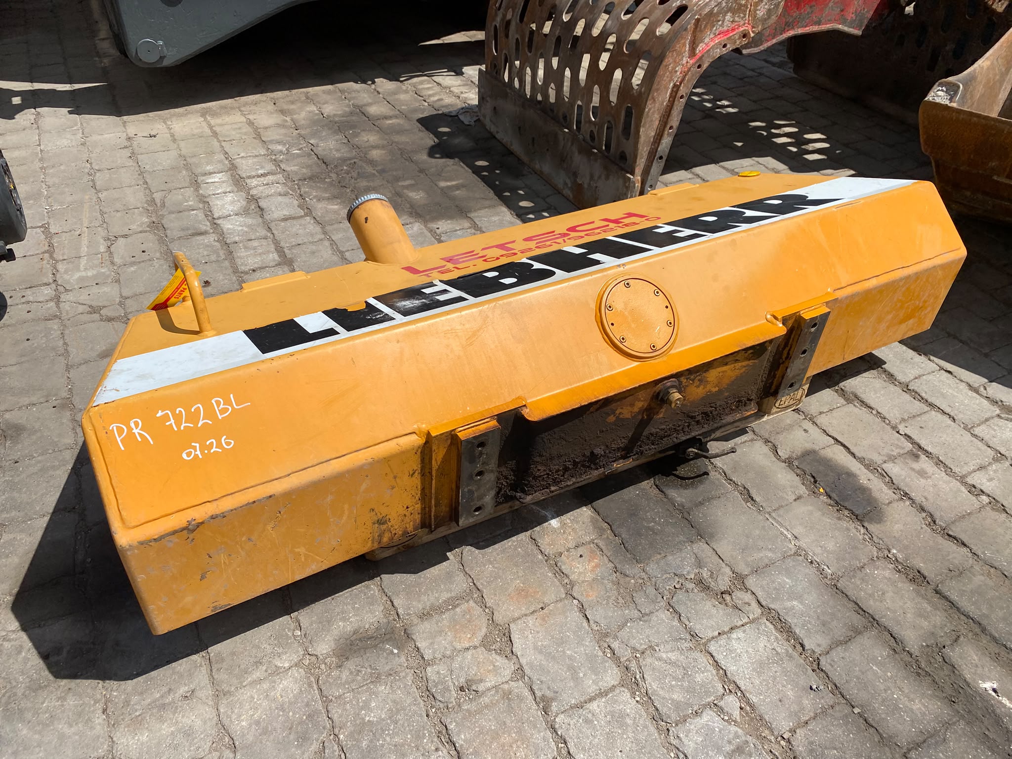 Dieseltank aus Liebherr PR 722BL
