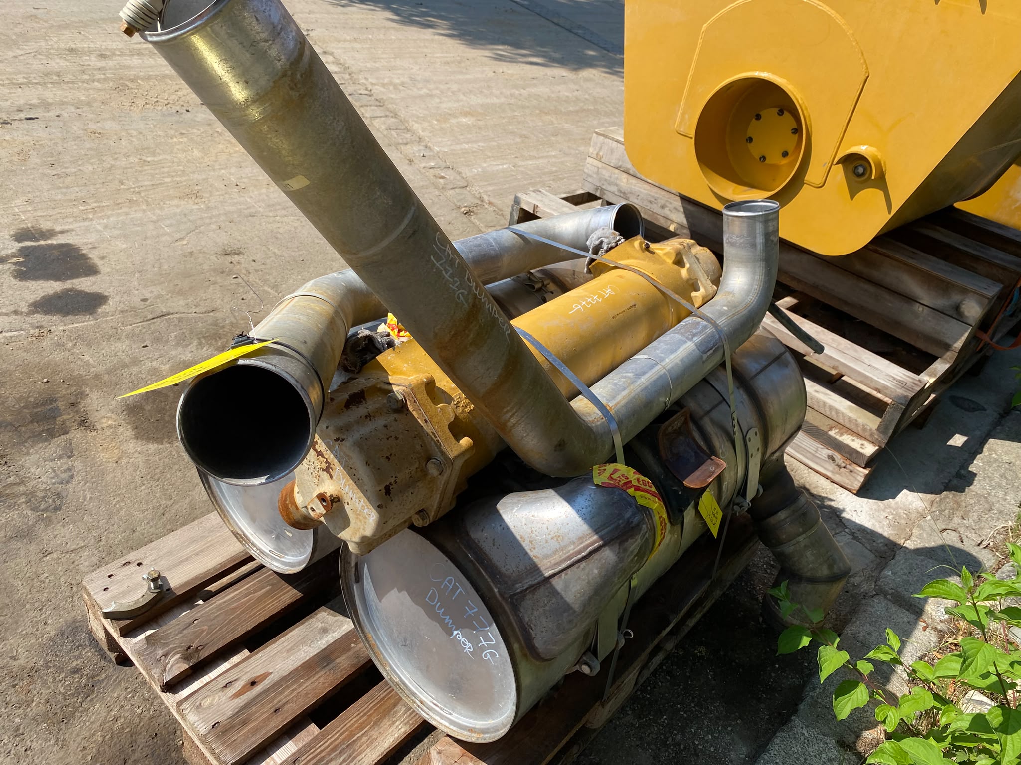 Auspuff , Wärmetauscher aus CAT 777G, Dumper – Bild 3