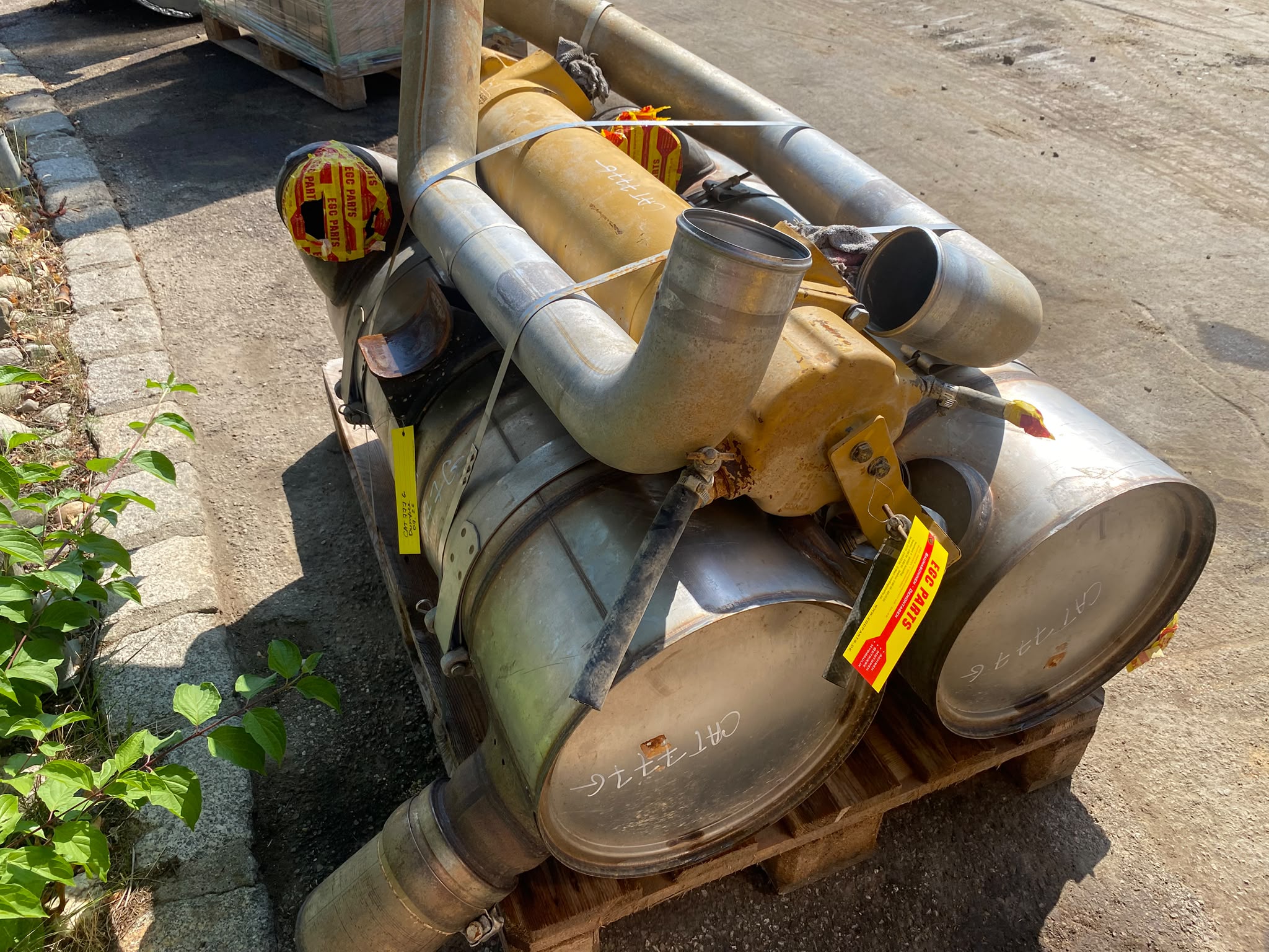 Auspuff , Wärmetauscher aus CAT 777G, Dumper – Bild 5