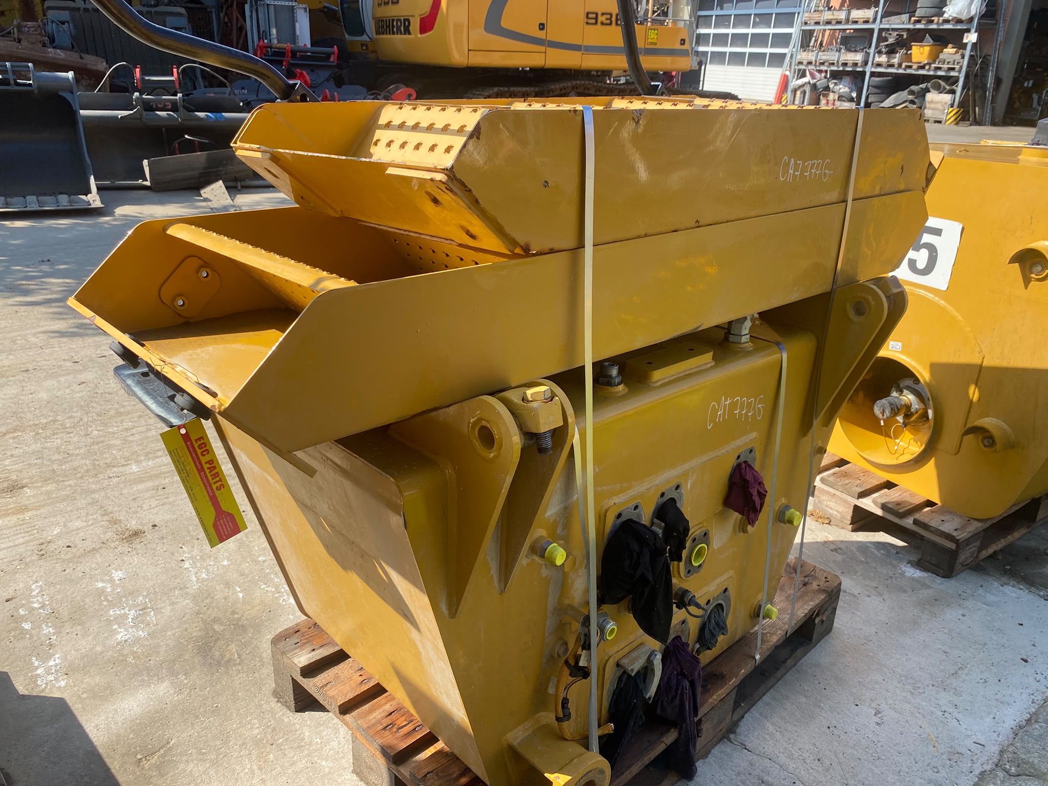 Hydrauliktank aus CAT 777G, Dumper – Bild 4