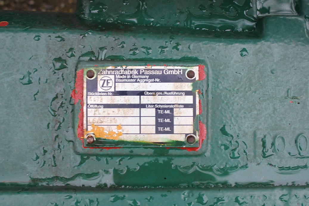 Gelenkgehäuse , Achsschenkel von der Achse ZF APL B 745 – Bild 4