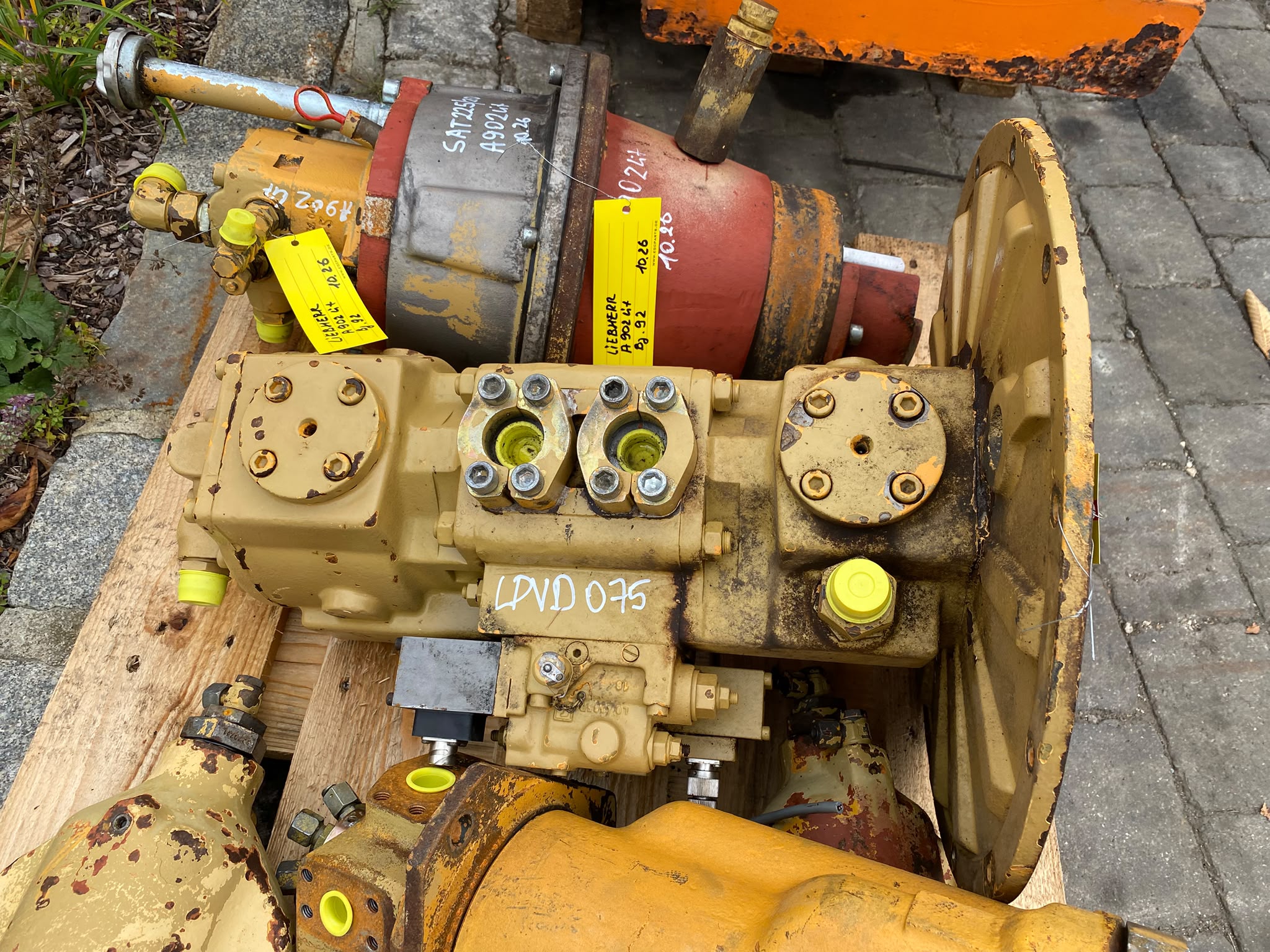 Hydraulikpumpe Liebherr LPVD 075 aus Liebherr A902 LIT – Bild 2