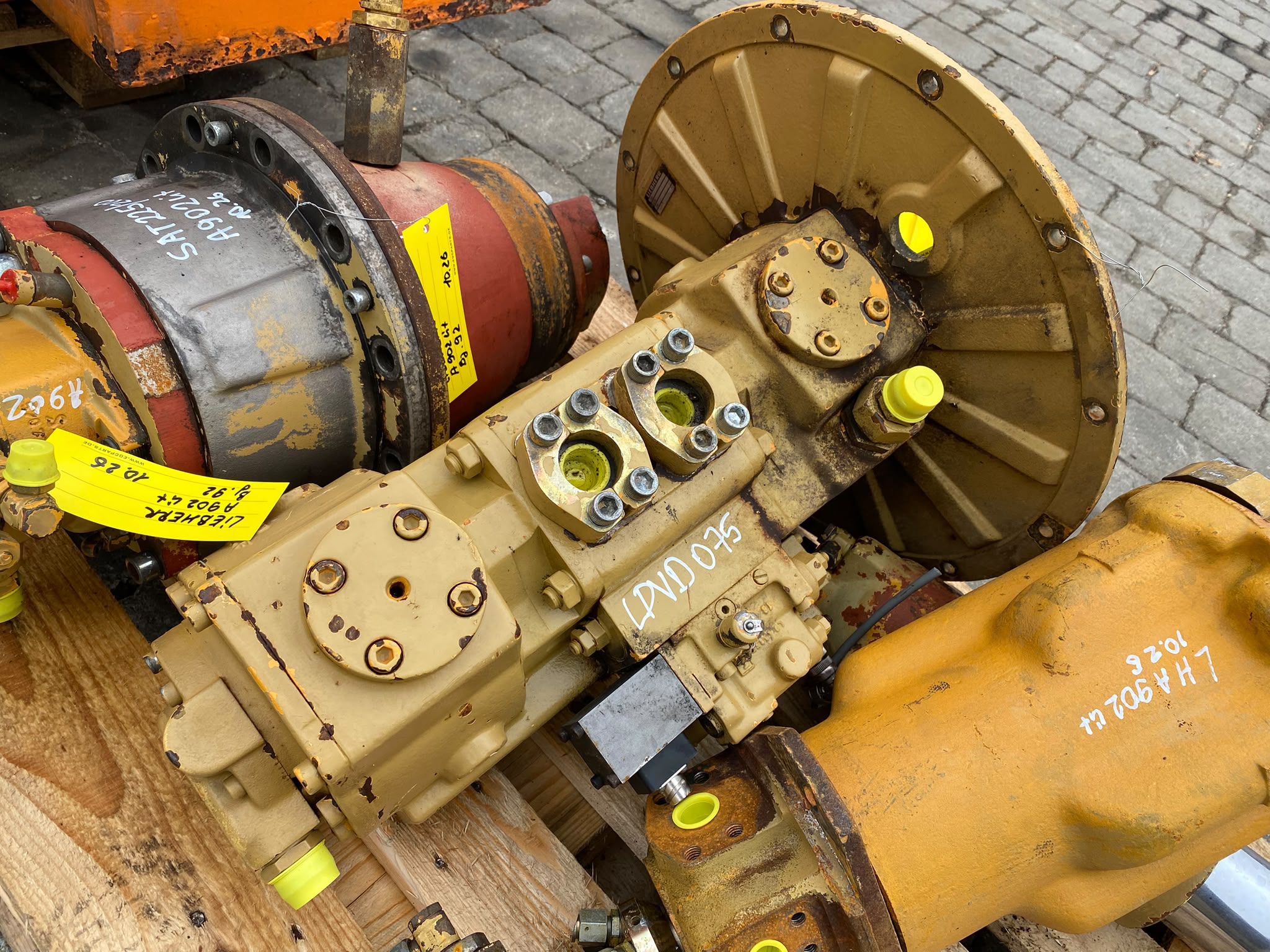 Hydraulikpumpe Liebherr LPVD 075 aus Liebherr A902 LIT