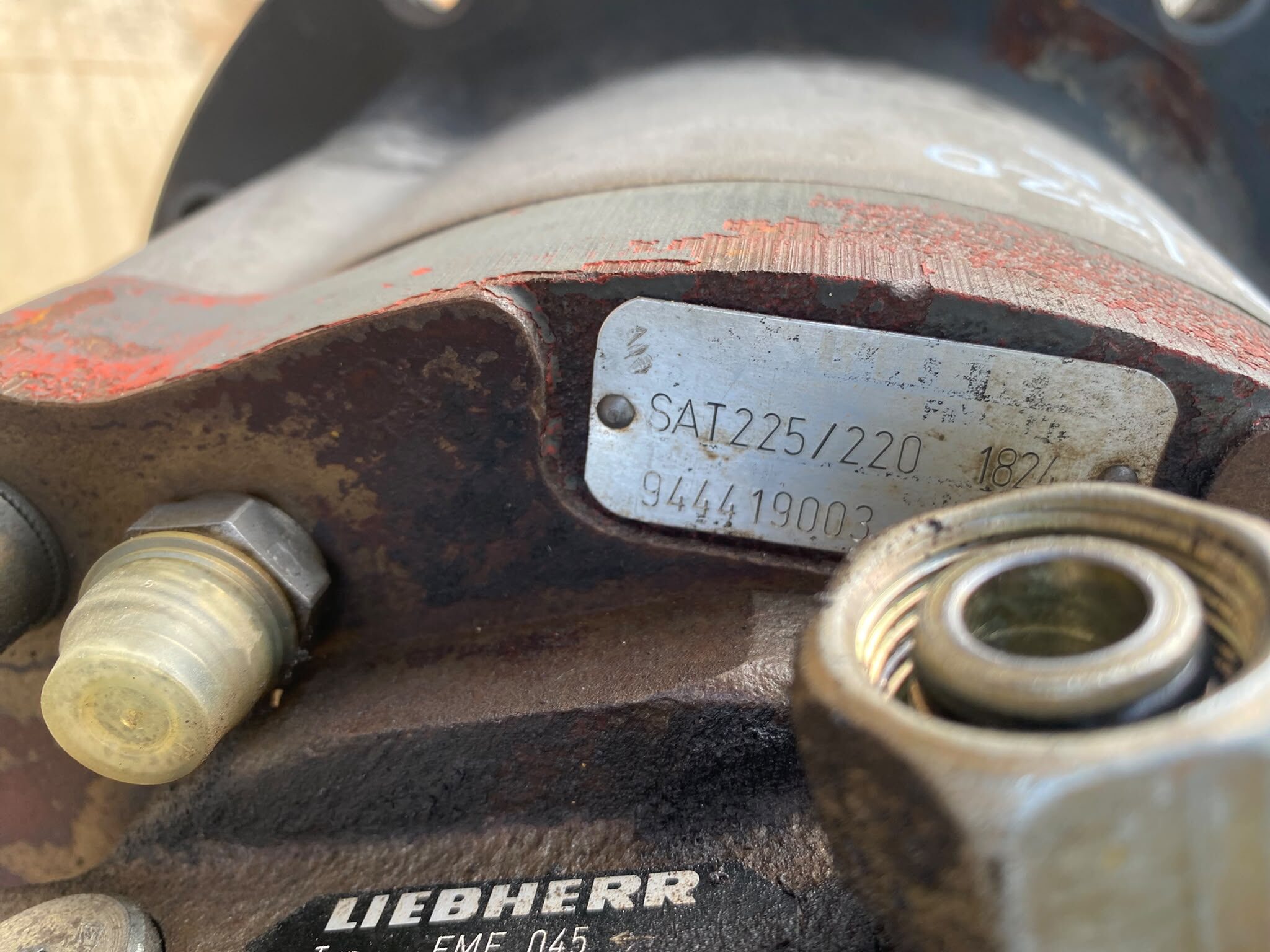 Drehwerksgetriebe Liebherr SAT 225 /220 aus Liebherr R900B – Bild 4