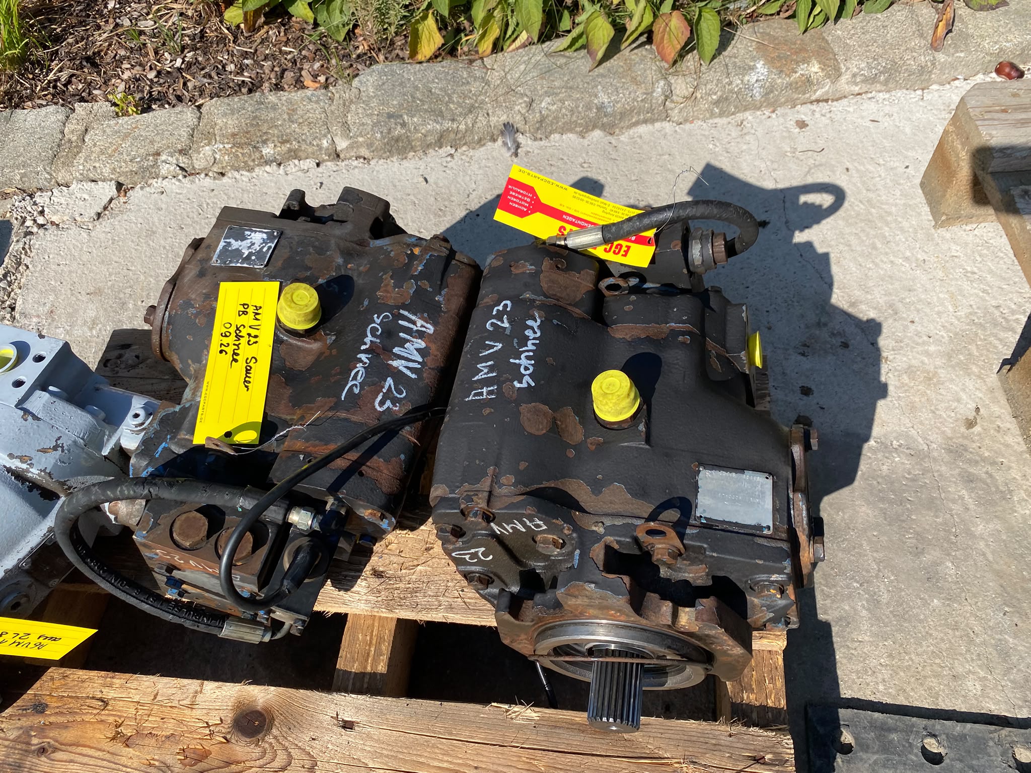 Fahrmotor Sauer AMV 23-000-49123, aus Kässbohrer PistenBully-Schneemaschinen – Bild 2