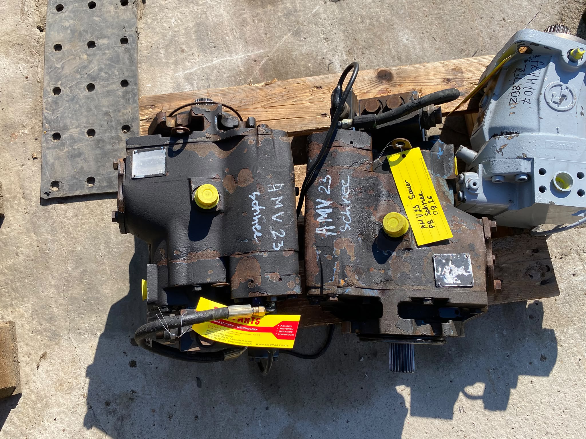 Fahrmotor Sauer AMV 23-000-49123, aus Kässbohrer PistenBully-Schneemaschinen – Bild 3